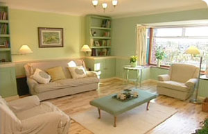 Objects displayed on a mantlepiece