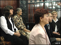 Năm y tá tại phiên xét xử ở Libya