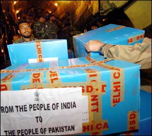 भारतीय सहायता पाकिस्तान पहुँची