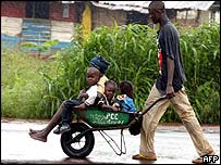 Liberianos em Monróvia