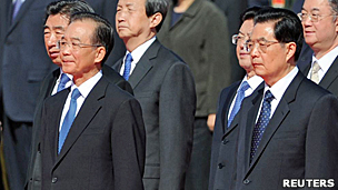 政府權力過渡集中，沒有制衡，是許多社會原因的起因