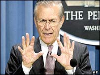  امریکی وزیر دفاع ڈونلڈ رمسفیلڈ