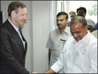 जर्मन प्रतिनिधि के साथ राजशेखर रेड्डी