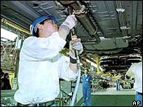 Китайська автомобільна промисловість масово випускає дешеві машини