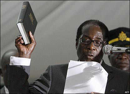 Ông Robert Mugabe tuyên thệ 