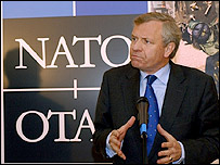 NATO Genel Sekreteri Jaap de Hoop Scheffer