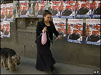 پوسترهای جورج بوش در تفليس