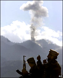 دسمبر 2001 میں تورا بورا پر امریکی فضائی حملہ 