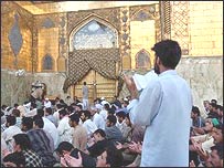 داخل حرم امام علی