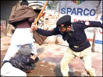 आँसू गैस