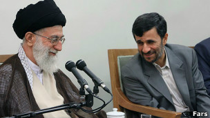 احمدی نژاد و آیت الله خامنه ای