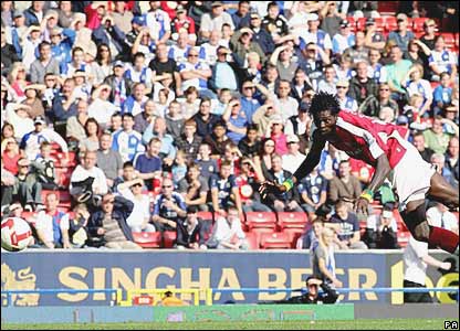 Emmanuel Adebayor  của Arsenal