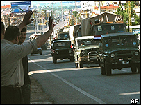 Lübnan'dan ayrılan Suriye askerleri 