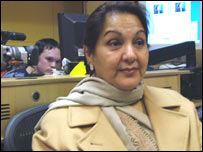 بیگم کلثوم نواز شریف بی بی سی سٹوڈیوزمیں 