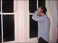 विषाद में डूबा आदमी