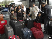 Turistas se preparam para deixar Beirute