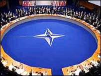 Україна заявляє про бажання вступити до НАТО, проте Росія випереджає її в плані співпраці