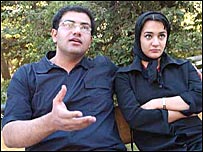 زوجی جوان در تهران نظر می دهند 