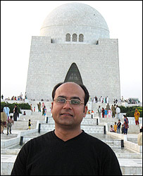 मोहम्मद अली जिन्ना के मज़ार परिसर में महबूब ख़ान