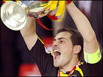 Thủ môn Iker Casillas