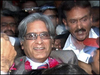 اعتزاز احسن