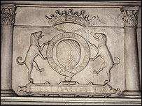 Royal crest at Sheffield Manor Lodge