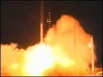 Imagens da TV iraniana mostrando o lançamento