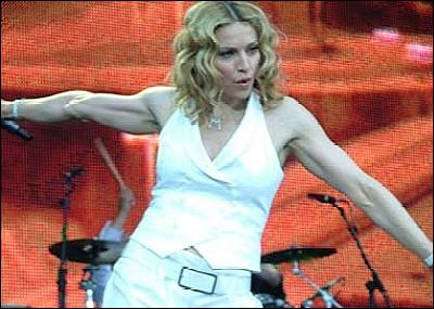مدونا در کنسرت لایو 8