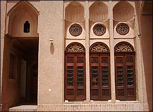 عکس از وينا فرامرزی