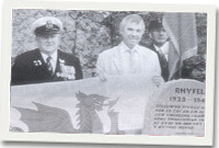 Dadorchuddio'r ddwy gofeb