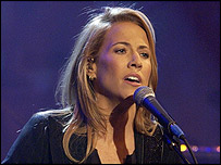 Sheryl Crow ajudou a lançar o Connect, com um show na terça-feira