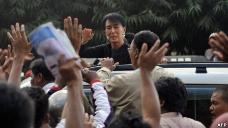 Bà Suu Kyi gặp người dân ở mỏ đồng gây tranh cãi