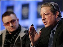 Al Gore (direita) com Bono Vox
