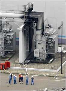 Công nhân tại nhà máy nguyên tử xảy ra hoả hoạn.