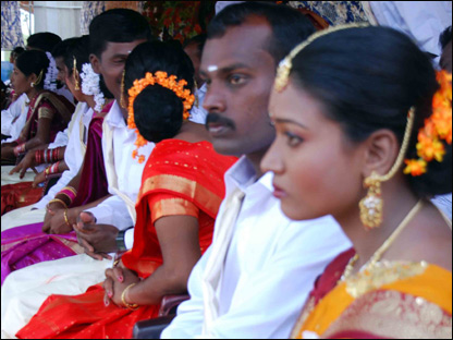 Mass wedding for Tamil Tiger suspects (Photo Dinasena Rathugamage)