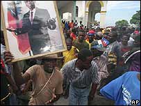 Manifestantes tomaram as ruas da capital do Haiti