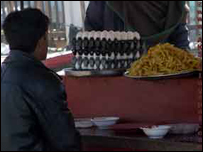 چپس گرم و آلوده با گرد های جاده