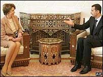 A presidente da Câmara dos Representantes dos EUA, Nancy Pelosi, e o presidente da Síria, Bashar Al-Assad, em Damasco